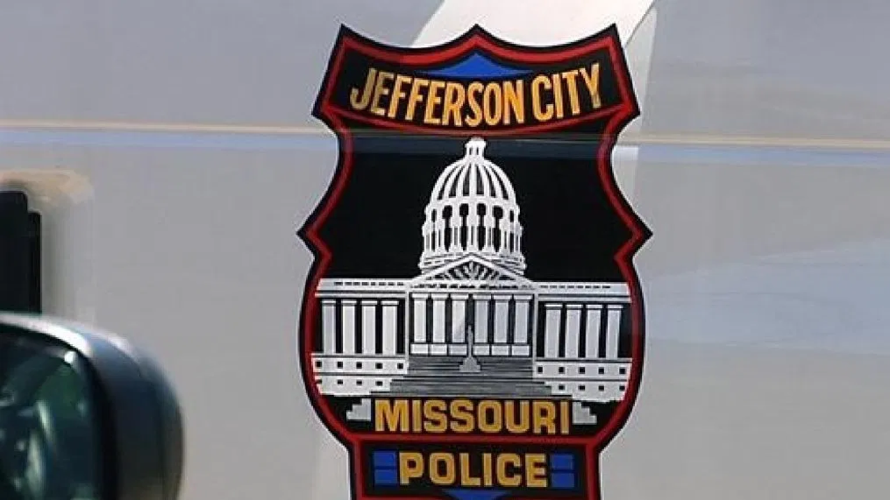 Jefferson City Man Arrested After Pointing Gun at Driver on Missouri Boulevard